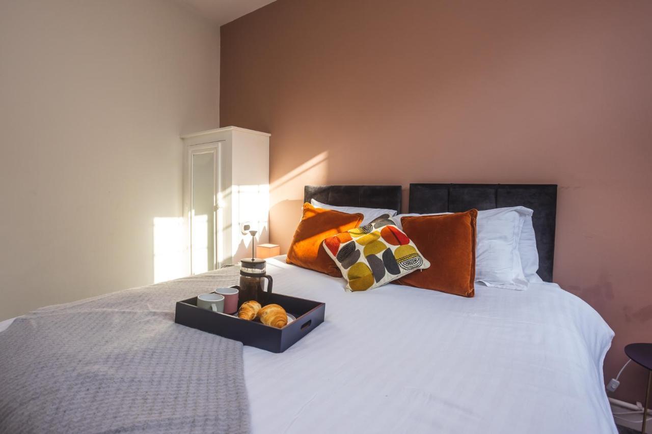 Modern Apartment Within City Walls, Parking Chester Exterior foto
