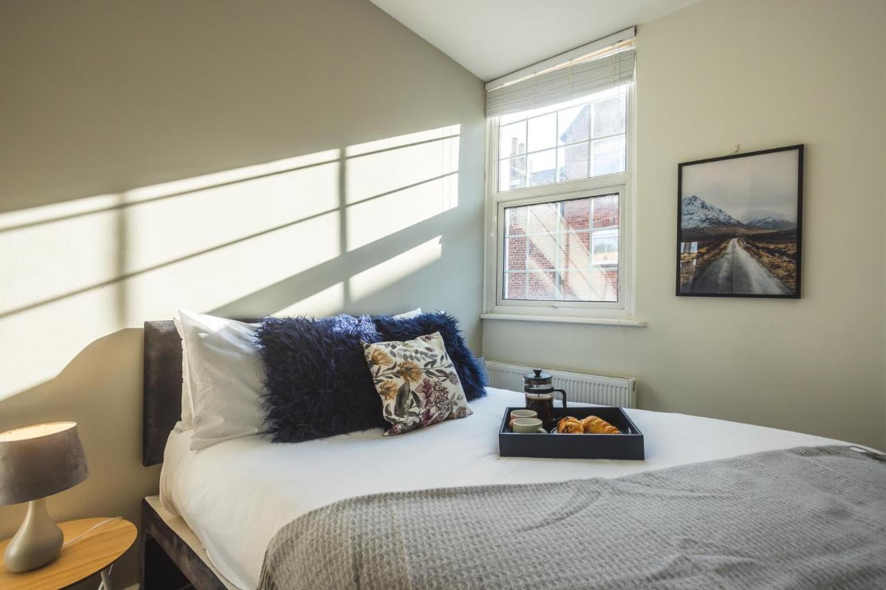 Modern Apartment Within City Walls, Parking Chester Exterior foto
