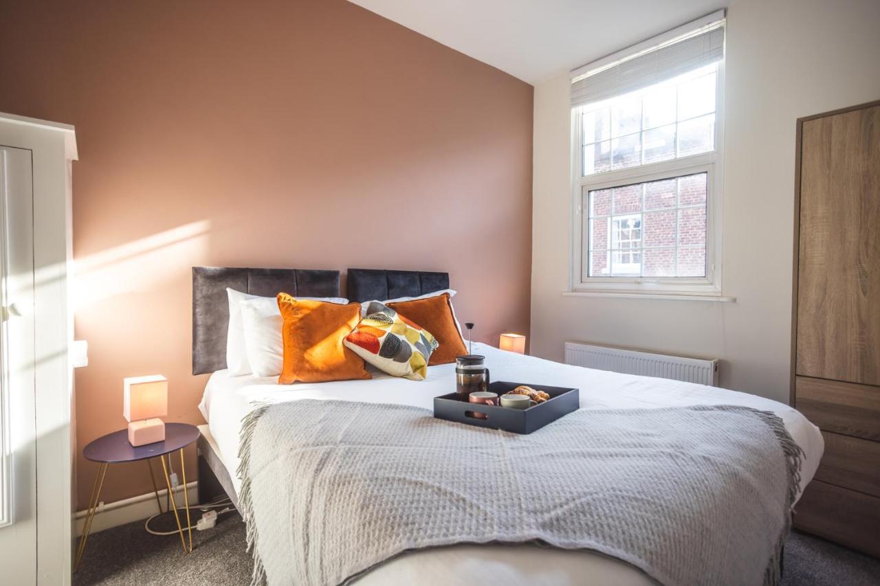 Modern Apartment Within City Walls, Parking Chester Exterior foto
